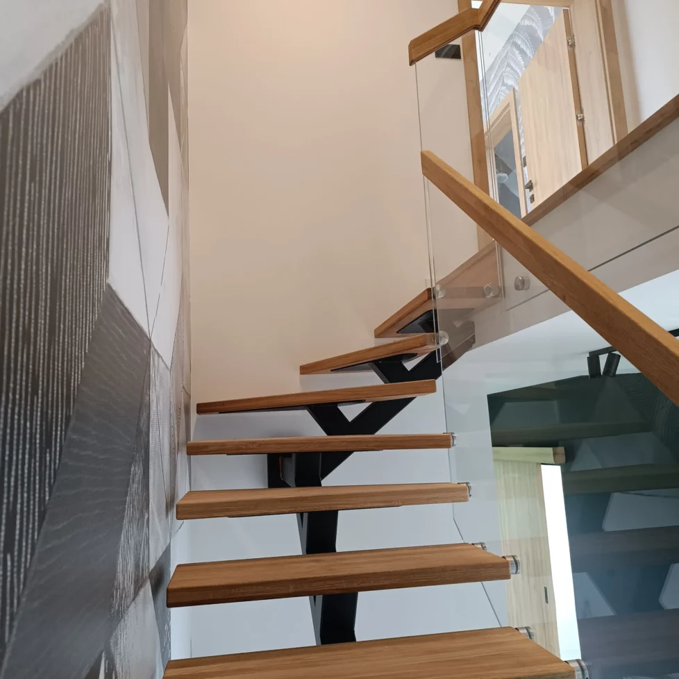 schody-loft-szklo-mikolow-01 Schody loftowe stalowo-dębowe ze szkłem – Jurrex, oferta B2B