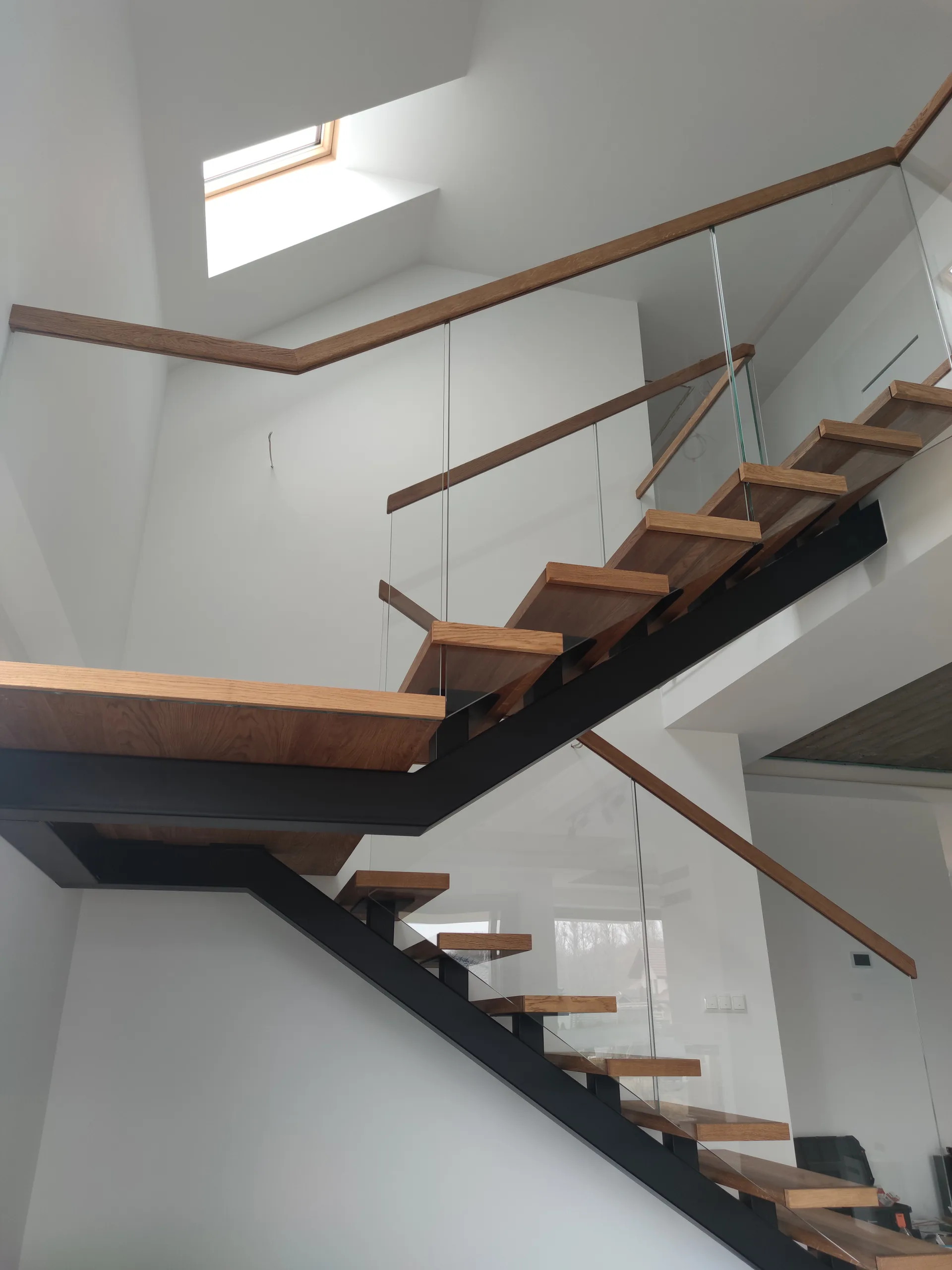 Schody stalowo-drewniane – realizacja Jurrex Orzesze
